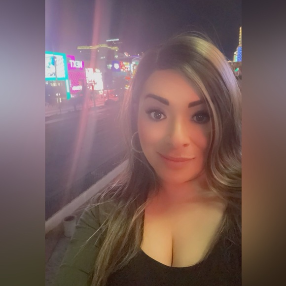 Meet your Posher, Laura - Picture 5 of 13